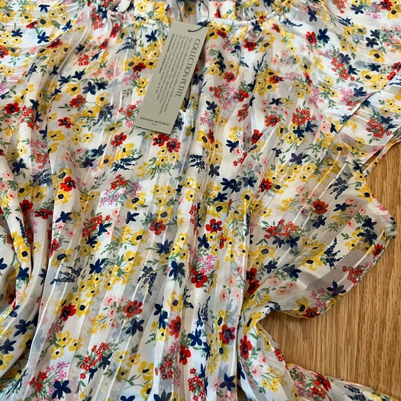 Banana Republic Flowy Flowered Blouse - Picture 7 of 7